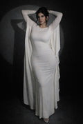 Aylin con vestido de gala zalomn